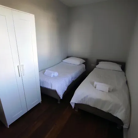 Island Of 2 Apartmán *